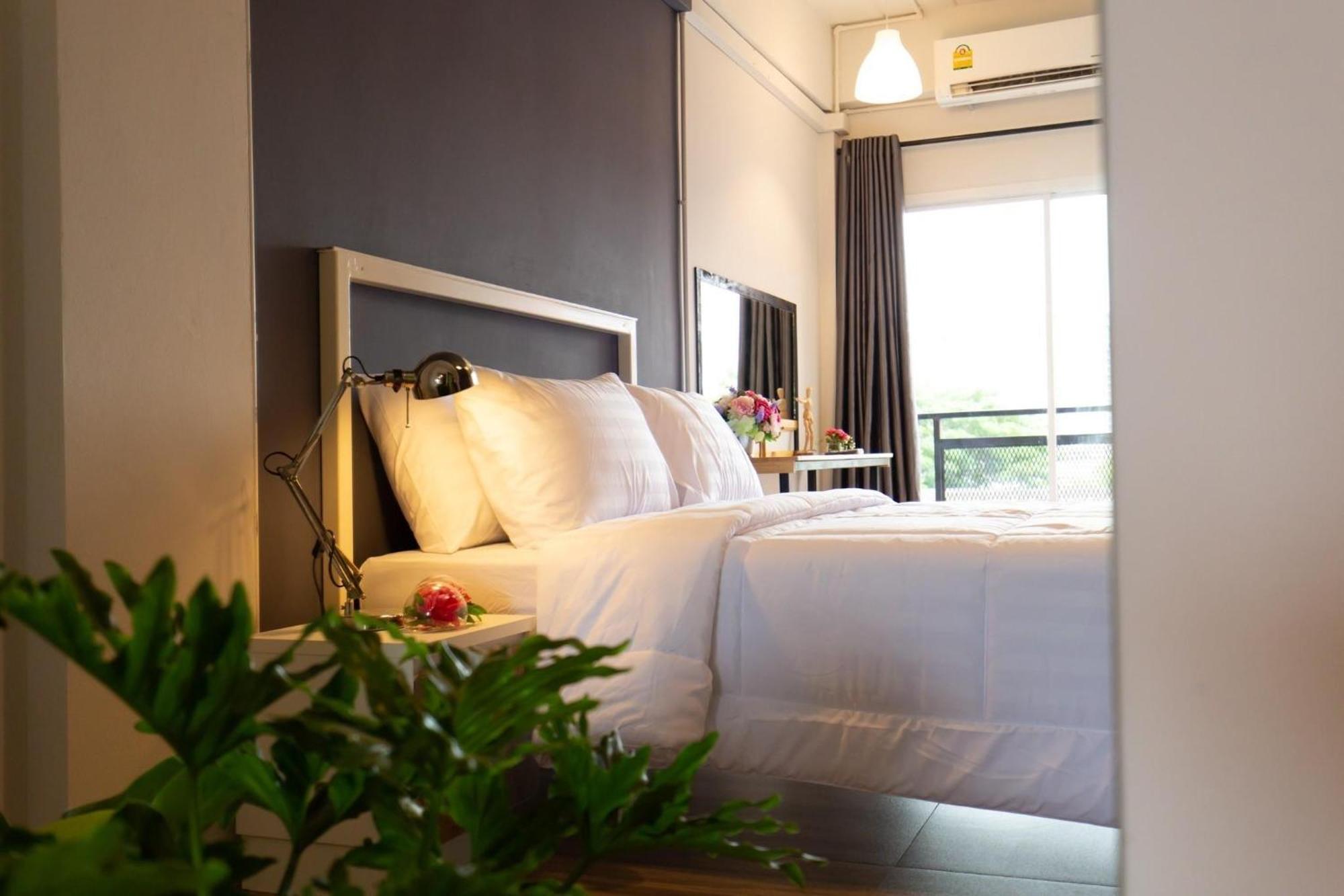 Mango 10 House Hotel Банкок Екстериор снимка
