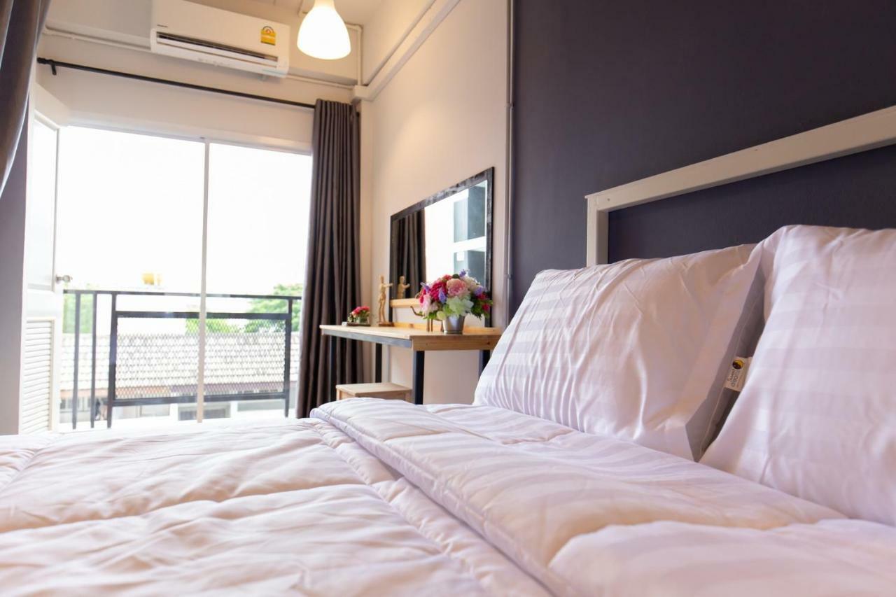 Mango 10 House Hotel Банкок Екстериор снимка