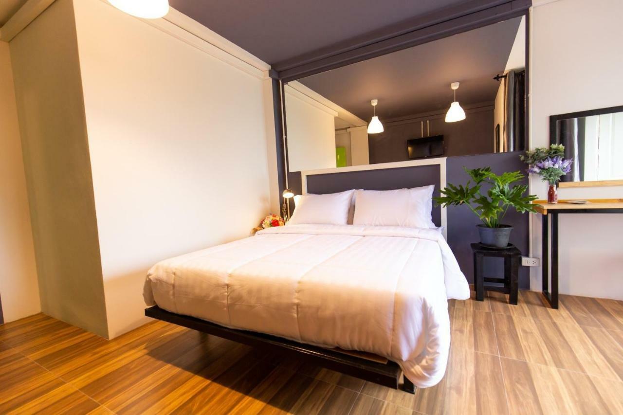 Mango 10 House Hotel Банкок Екстериор снимка