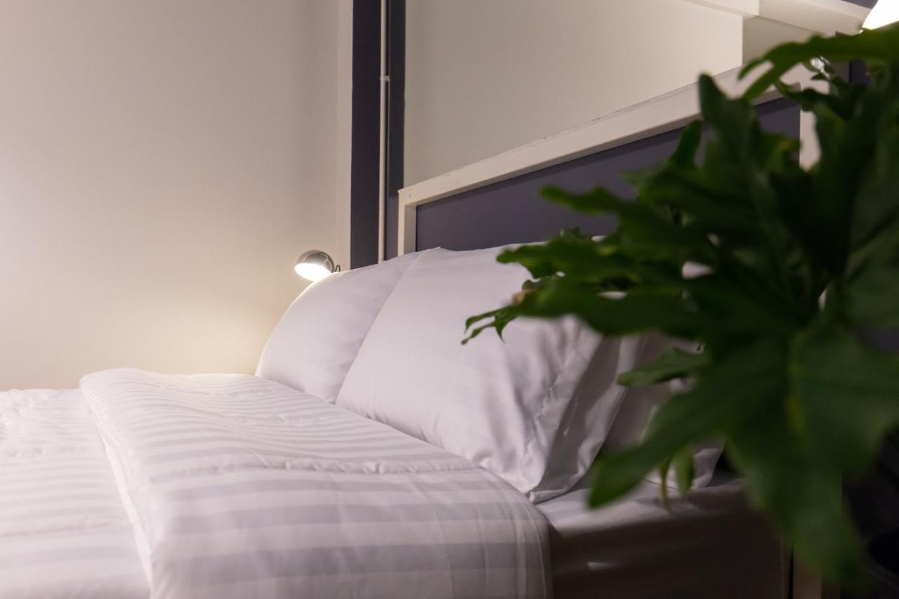 Mango 10 House Hotel Банкок Екстериор снимка
